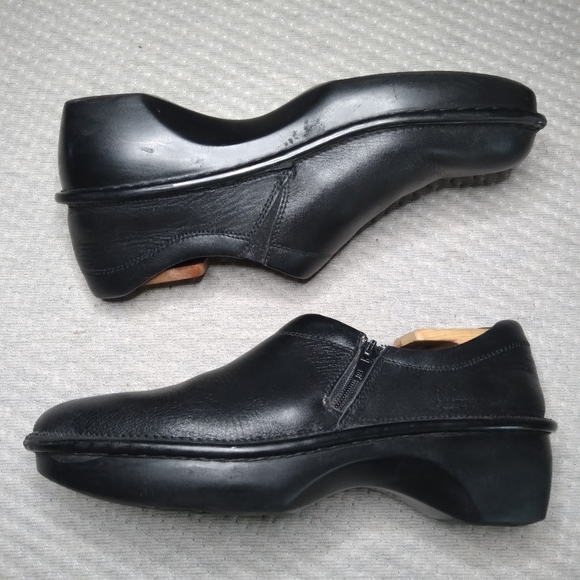 Naot black shoe, zipper - Picture 5 of 9